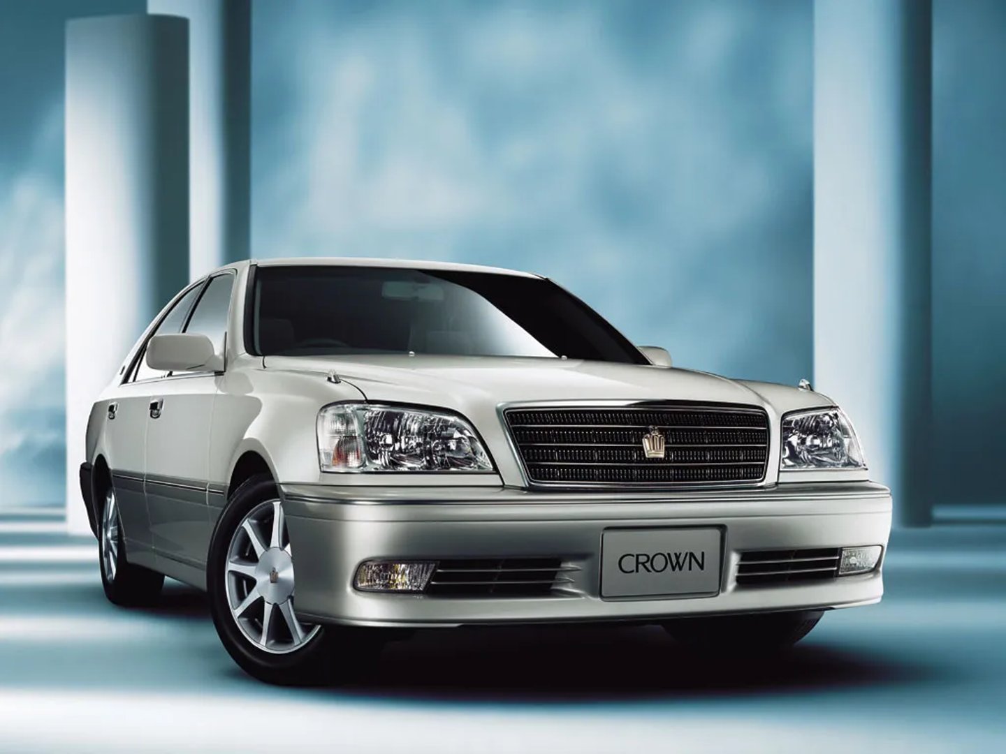 Toyota_Crown_11_generation__Sedan__1.jpg