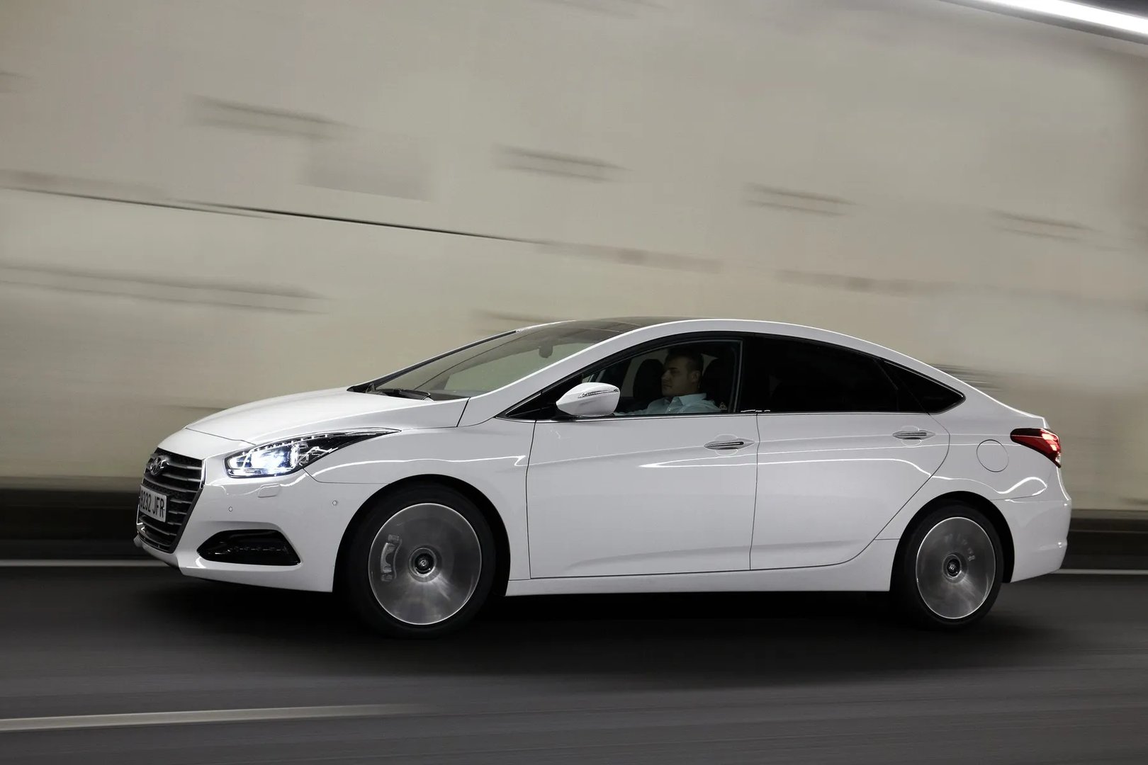 Hyundai_i40_1_generation_restyling__Sedan__5.jpg