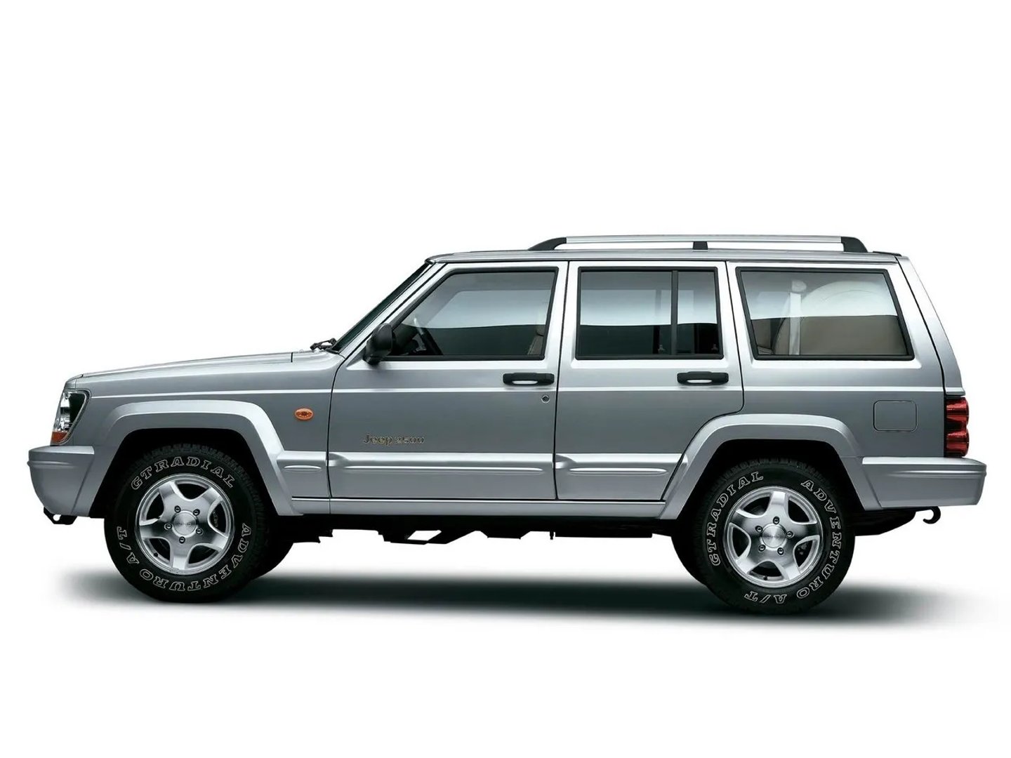 baic_Jeep_Cherokee_2500_1_generation__SUV_5-doors__1.jpg