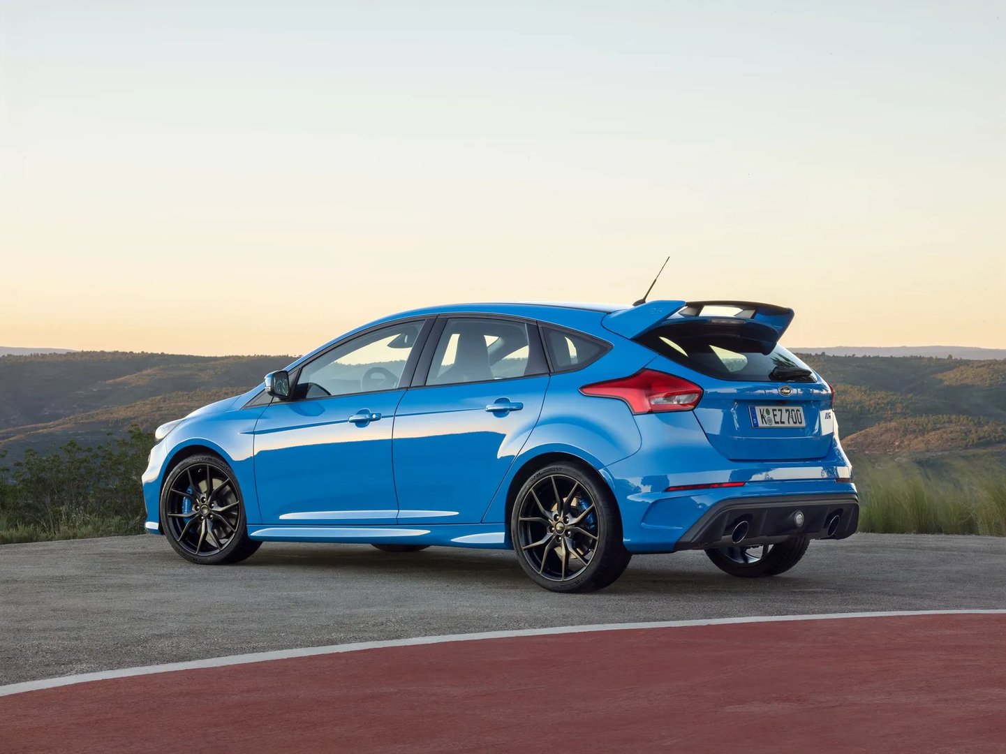Ford_Focus_RS_3_generation__Hatchback_5-door__12.jpg