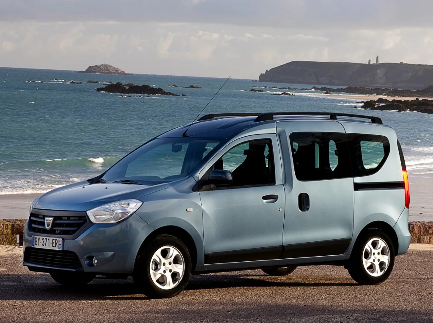 Dacia_Dokker_1_generation__Compact_Van__10.jpg