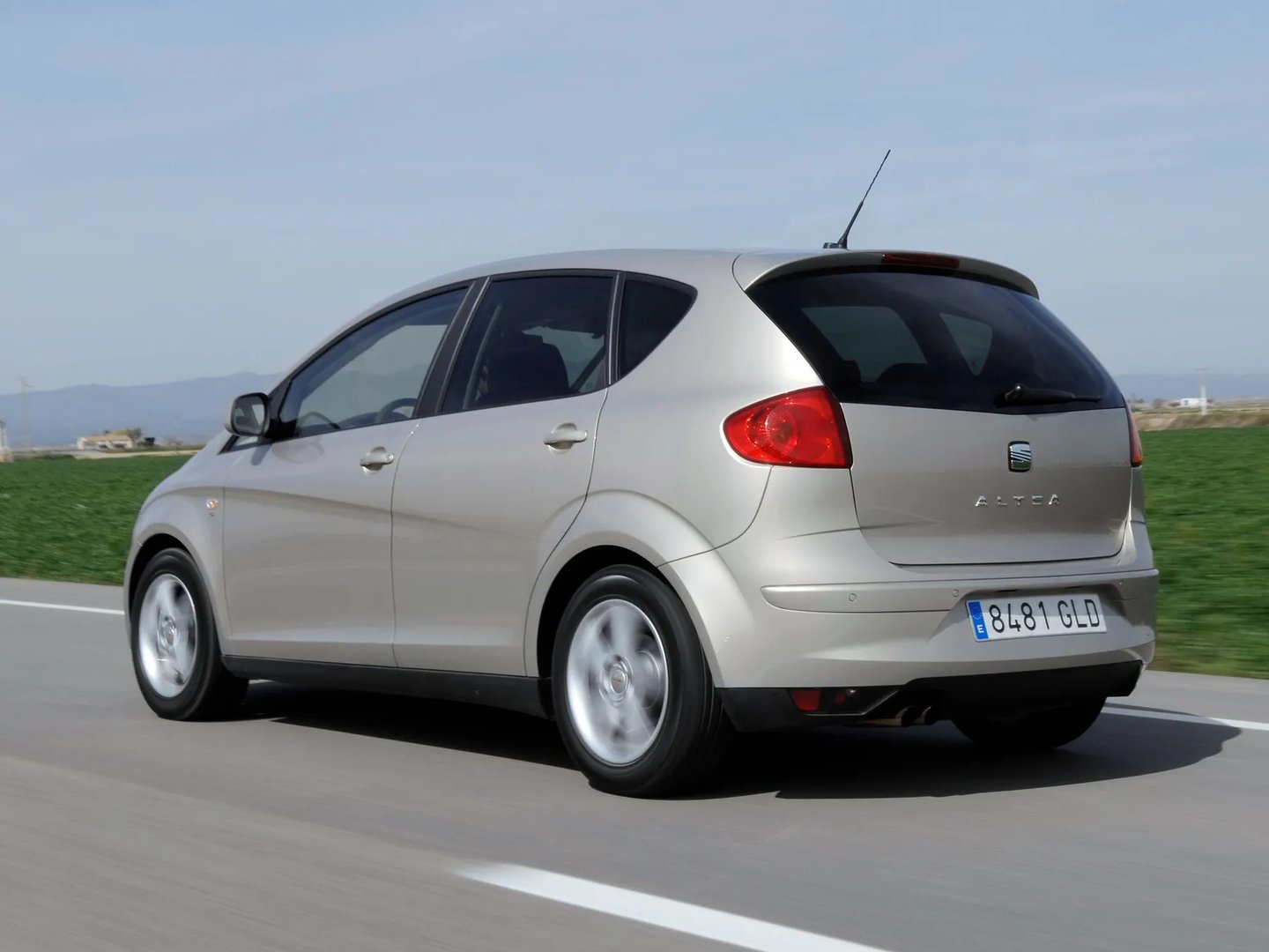 SEAT_Altea_1_generation_restyling__Compact_Van__2.jpg