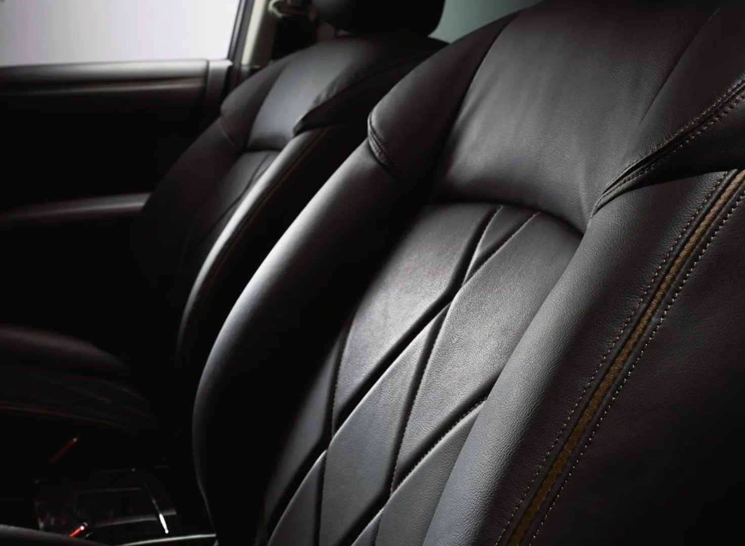Nissan_Elgrand_3_generation__Minivan__7.jpg