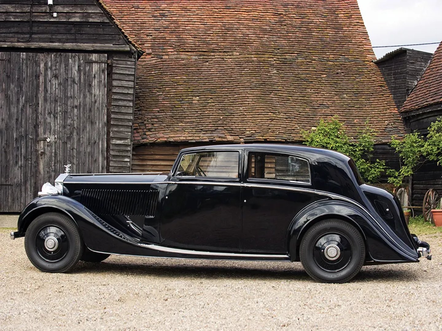 Rolls-Royce_Phantom_3_generation__Sedan__4.jpg