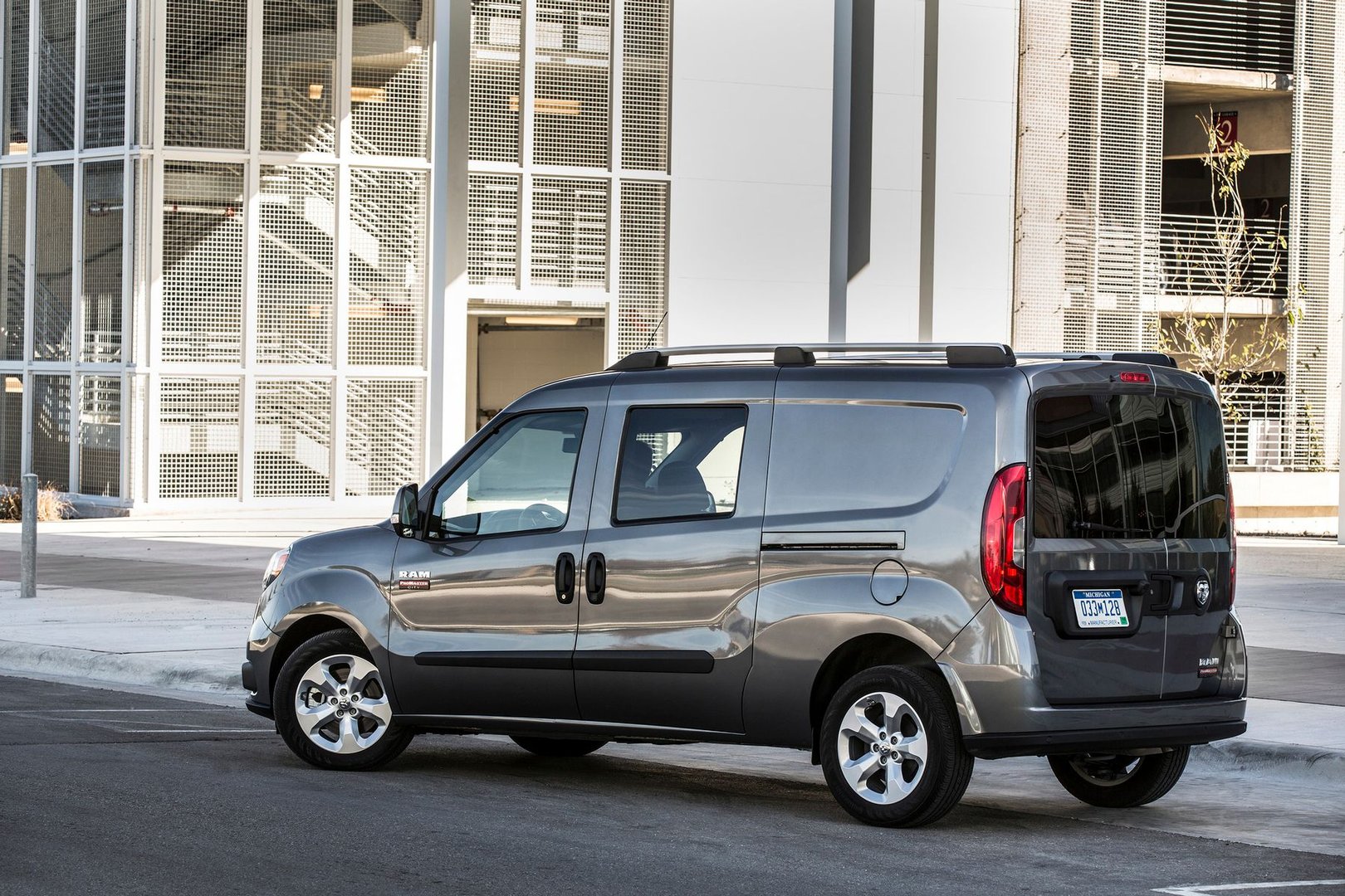 ram_Promaster_City_1_generation__Minivan__27.jpg