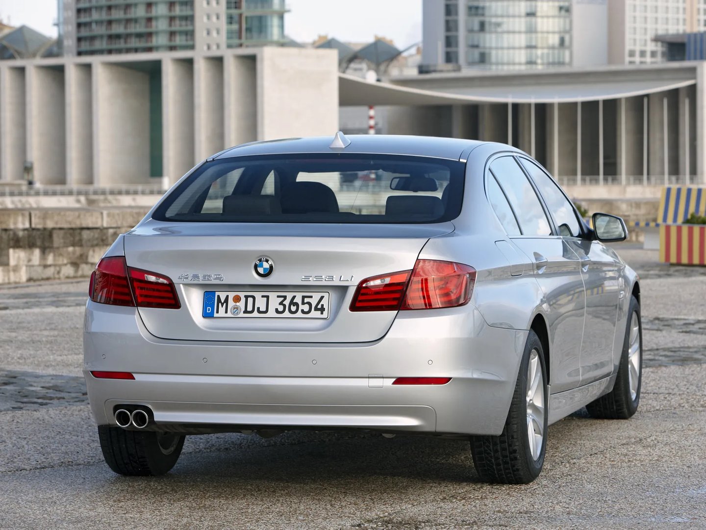 BMW_5_series_6_generation__Sedan_Long__1.jpg