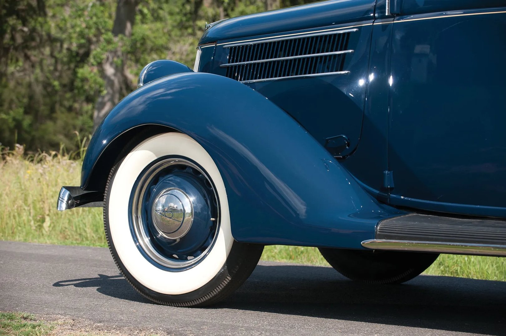 Ford_V8_2_generation__Sedan_2-doors__7.jpg