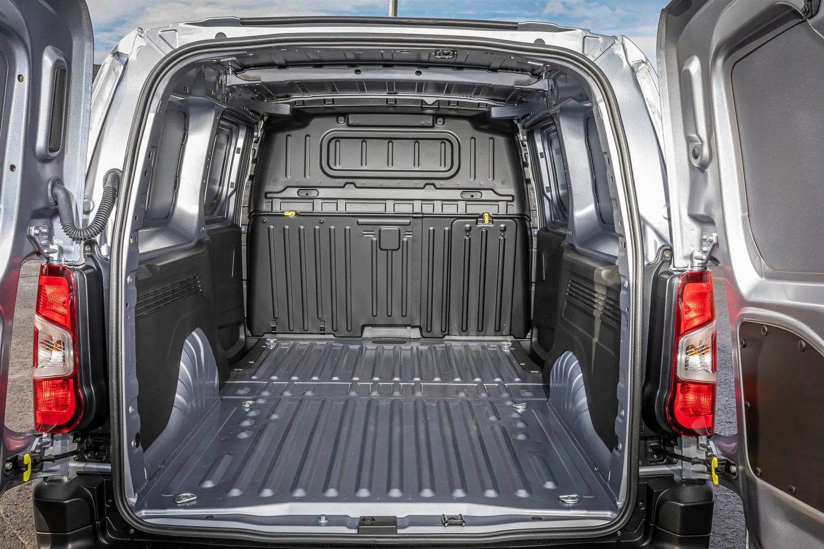 Fiat_Doblo_3_generation__Van_Long__8.jpg