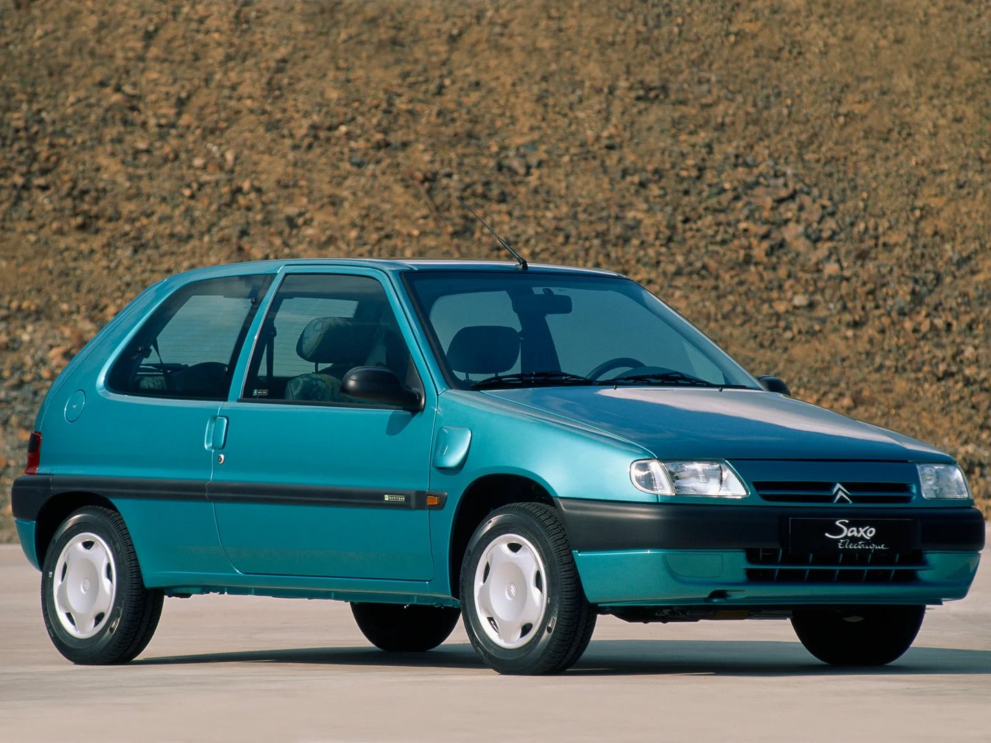 Citroen_Saxo_1_generation__Mini_3-doors__3.jpg