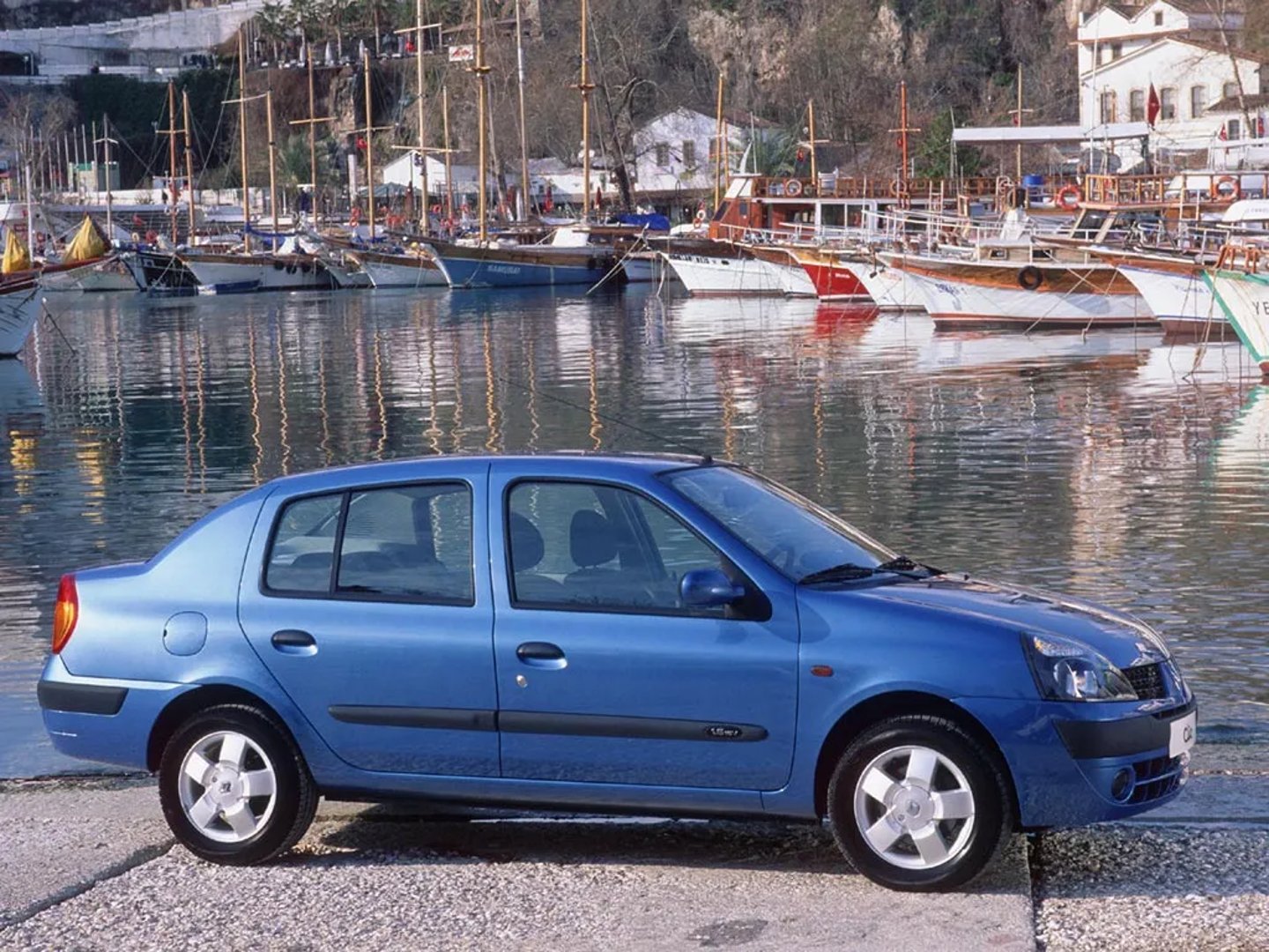 Renault_Thalia_1_generation_restyling__Sedan__3.jpg