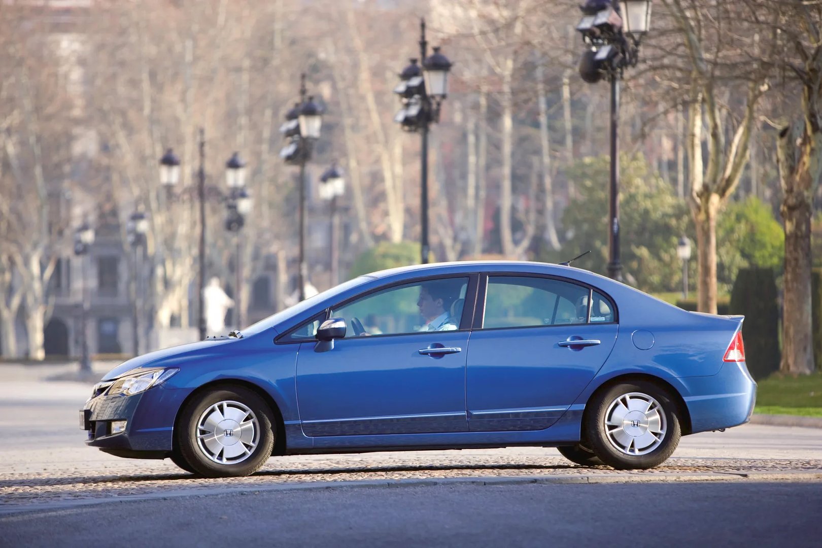 Honda_Civic_8_generation__Sedan__9.jpg