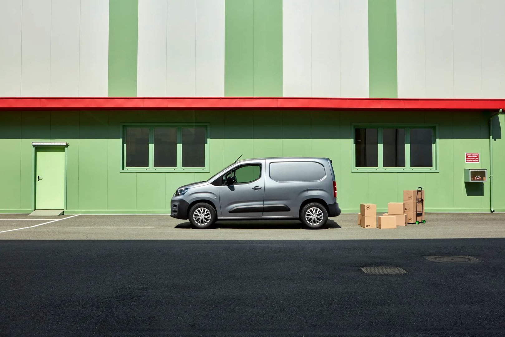 Fiat_Doblo_3_generation__Van__12.jpg