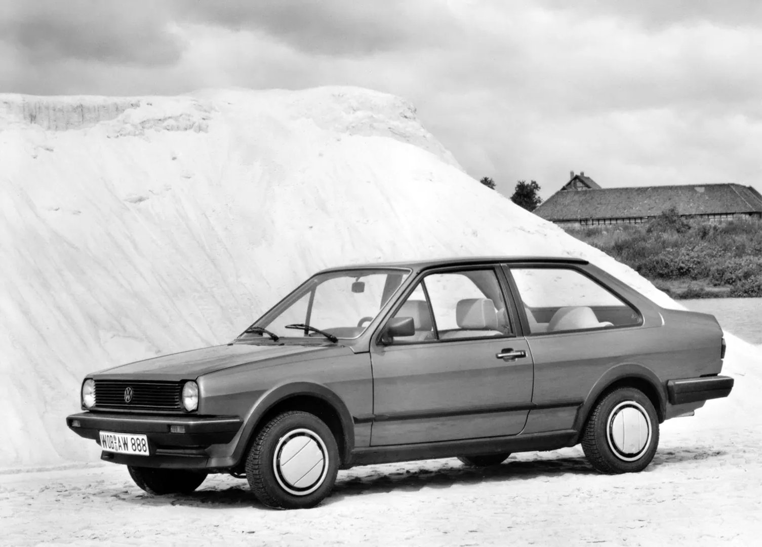 Volkswagen_Polo_2_generation__Sedan_2-doors__8.jpg