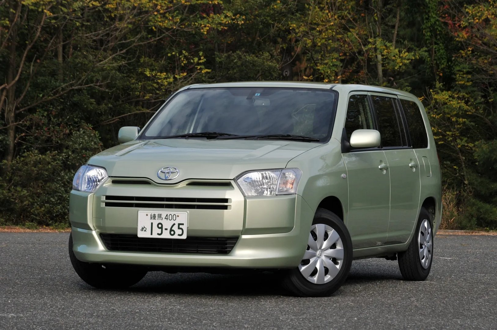 Toyota_Probox_1_generation_restyling__Estate_5-door__3.jpg
