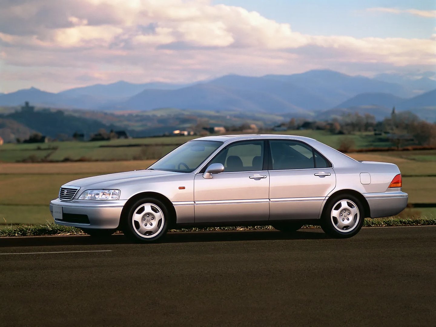 Honda_Legend_3_generation__Sedan__2.jpg