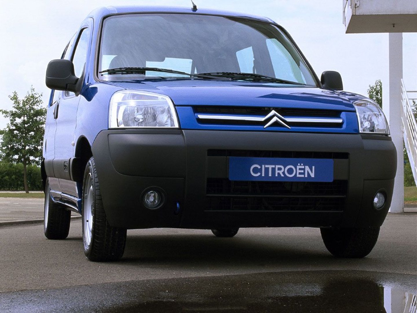 1 generation, restyling 