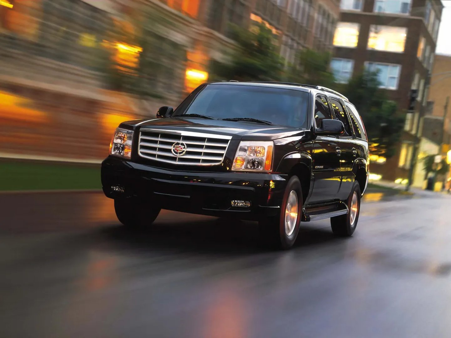 Cadillac_Escalade_2_generation__SUV_5-doors__7.jpg