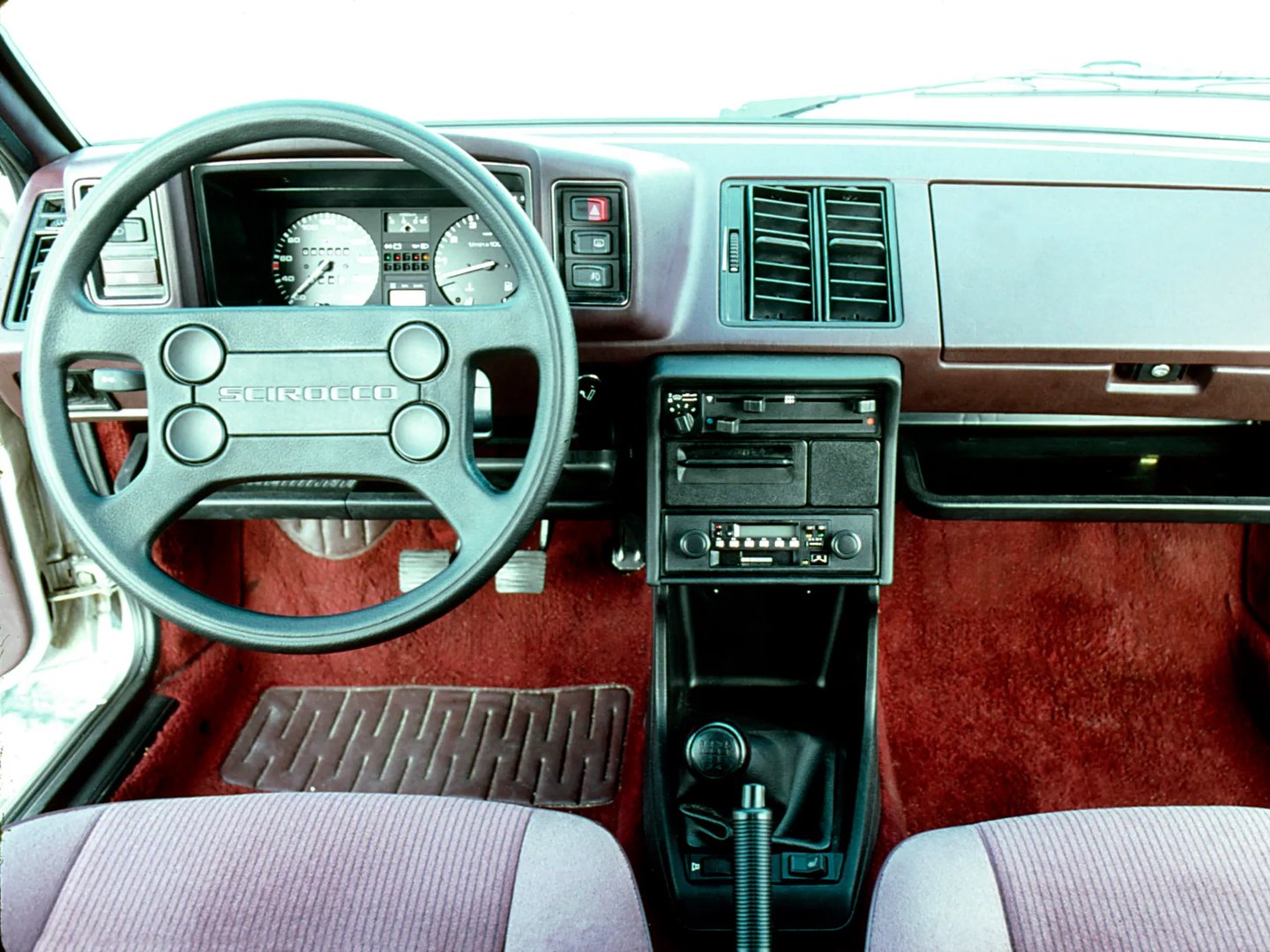 Volkswagen_Scirocco_2_generation__Hatchback_3-door__11.jpg