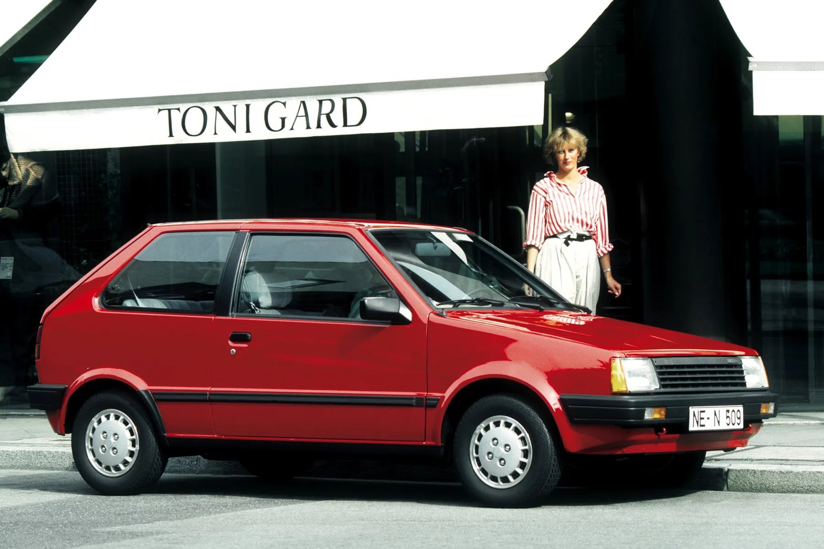 Nissan_Micra_1_generation__Mini_3-doors__12.jpg