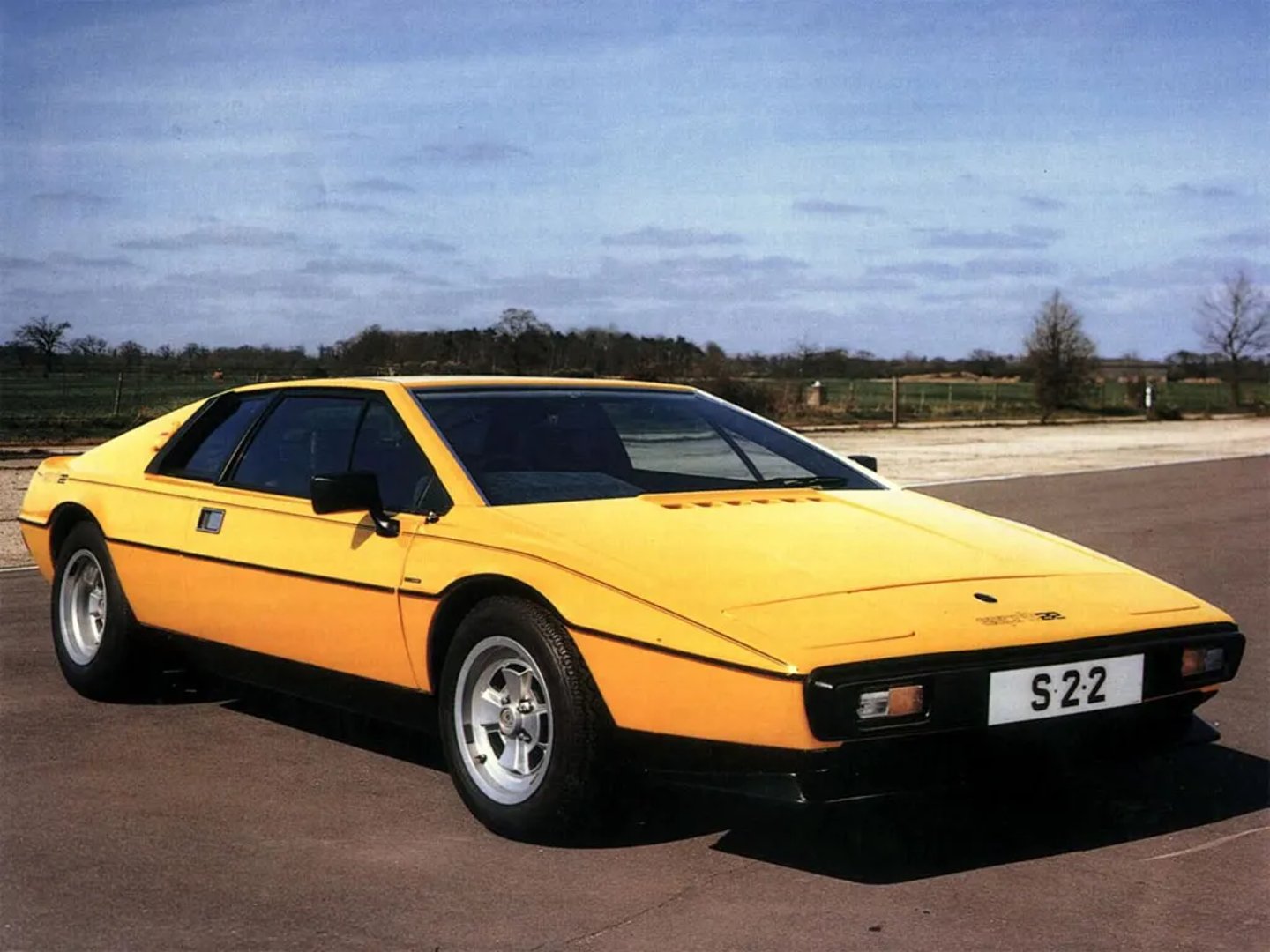 Lotus_Esprit_2_generation__Coupe__2.jpg