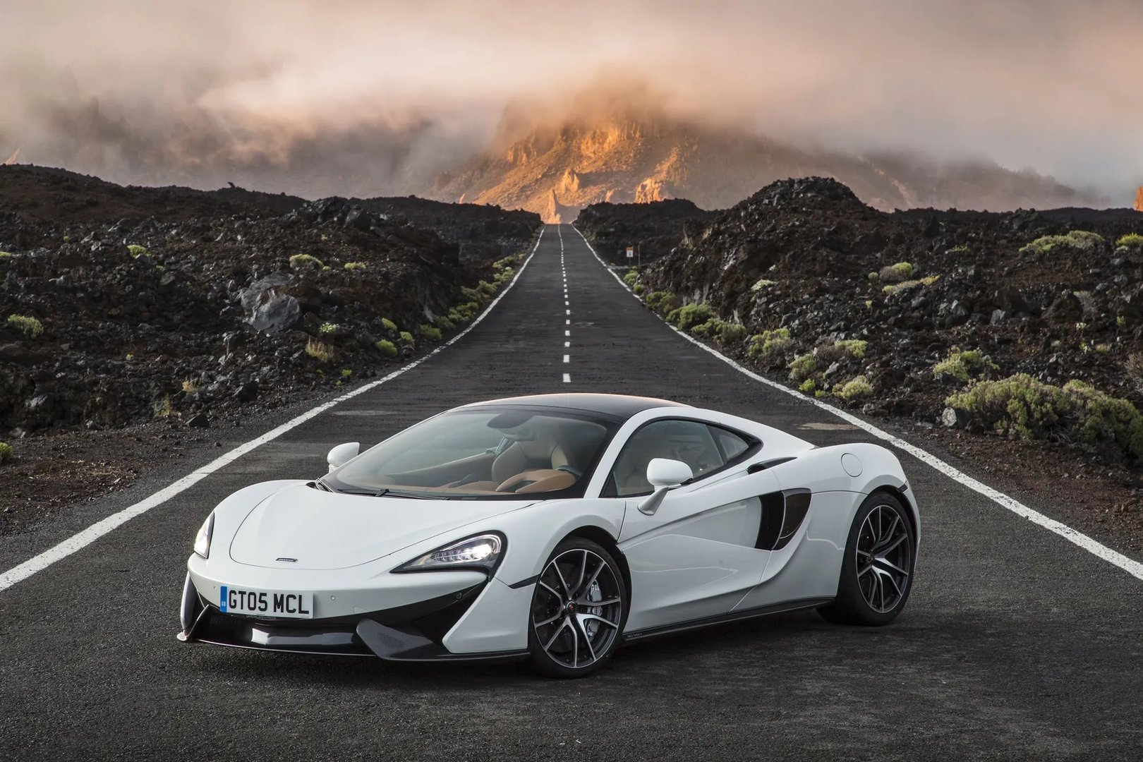 McLaren_570GT_1_generation__Coupe__11.jpg