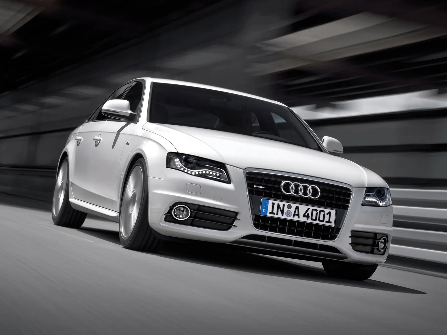 Audi_A4_4_generation__Sedan__7.jpg