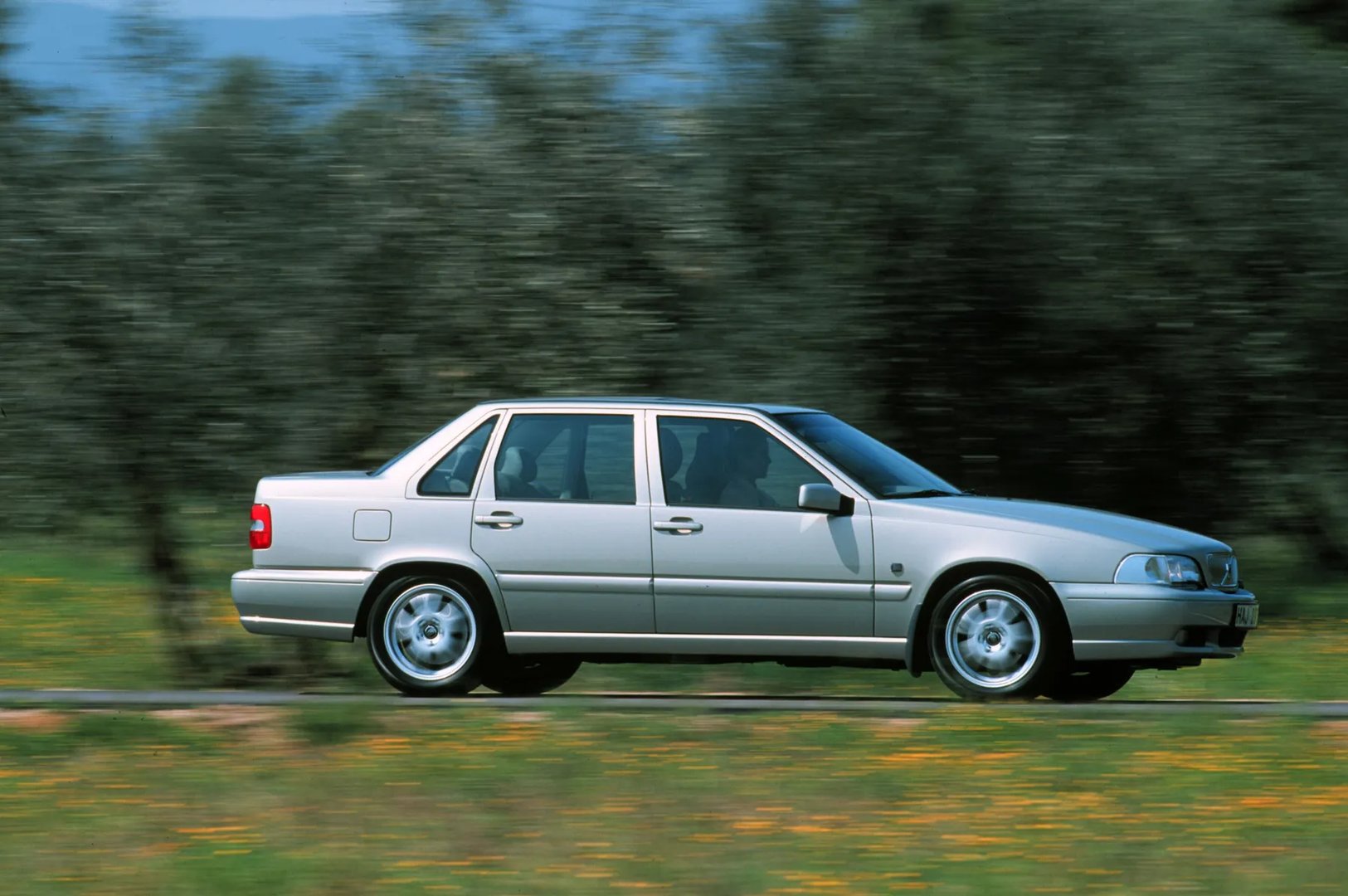 Volvo_S70_1_generation__Sedan__2.jpg