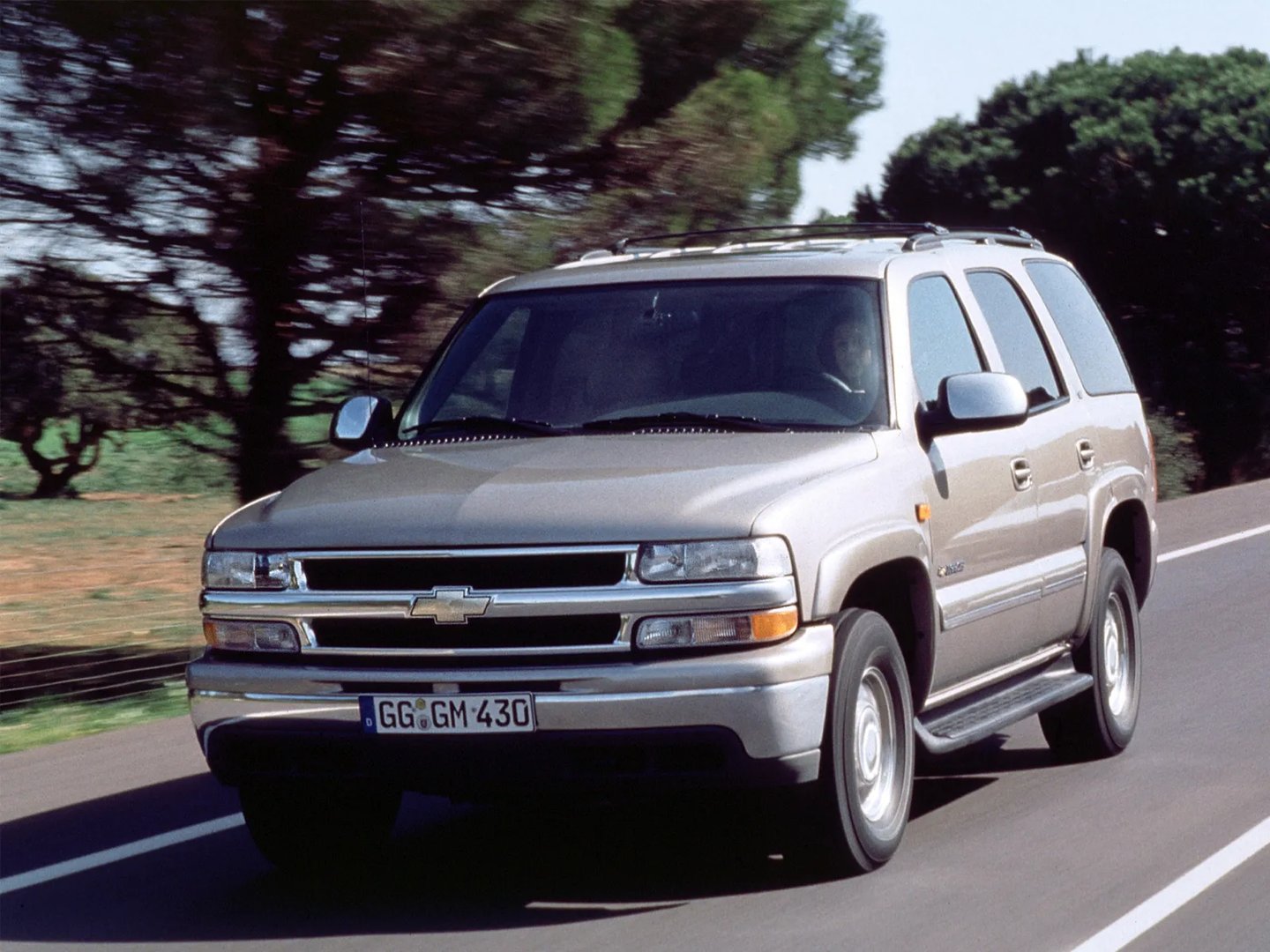 Chevrolet_Tahoe_2_generation__SUV_5-doors__7.jpg