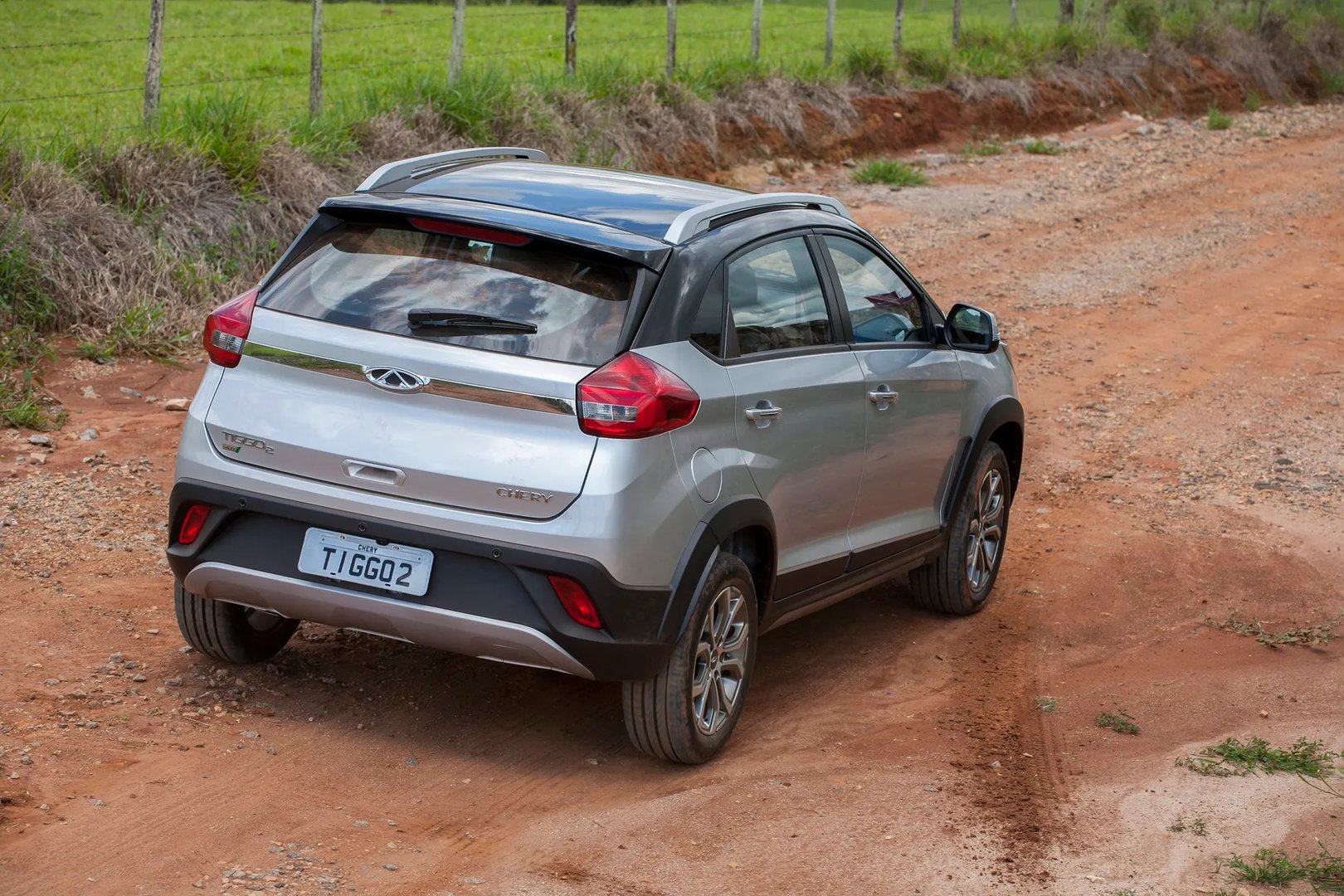 Chery_Tiggo_2_1_generation__SUV_5-doors__3.jpg