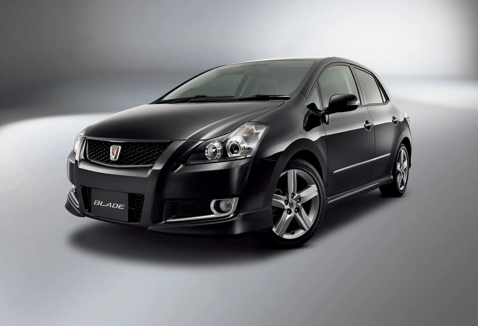 Toyota_Blade_1_generation_restyling__Hatchback_5-door__3.jpg