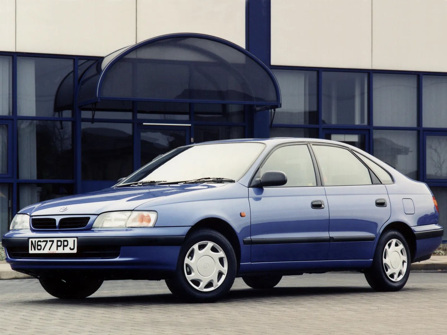 Toyota_Carina_E_1_generation__Liftback__1.jpg