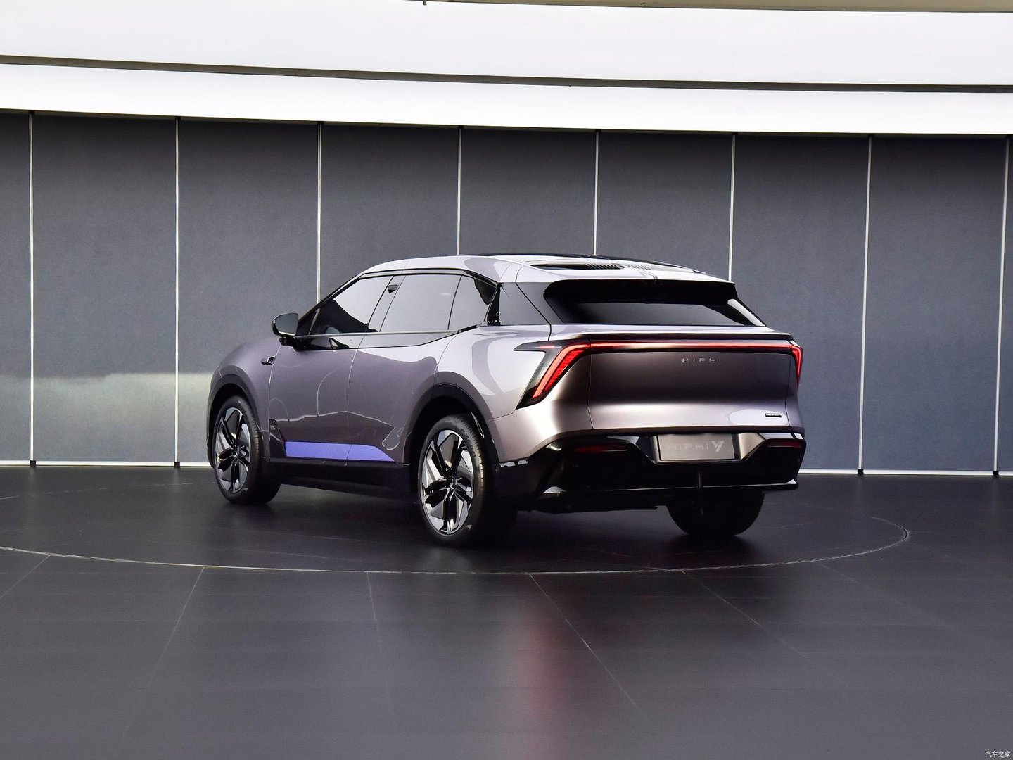 hiphi_Y_1_generation__SUV_5-doors__18.jpg
