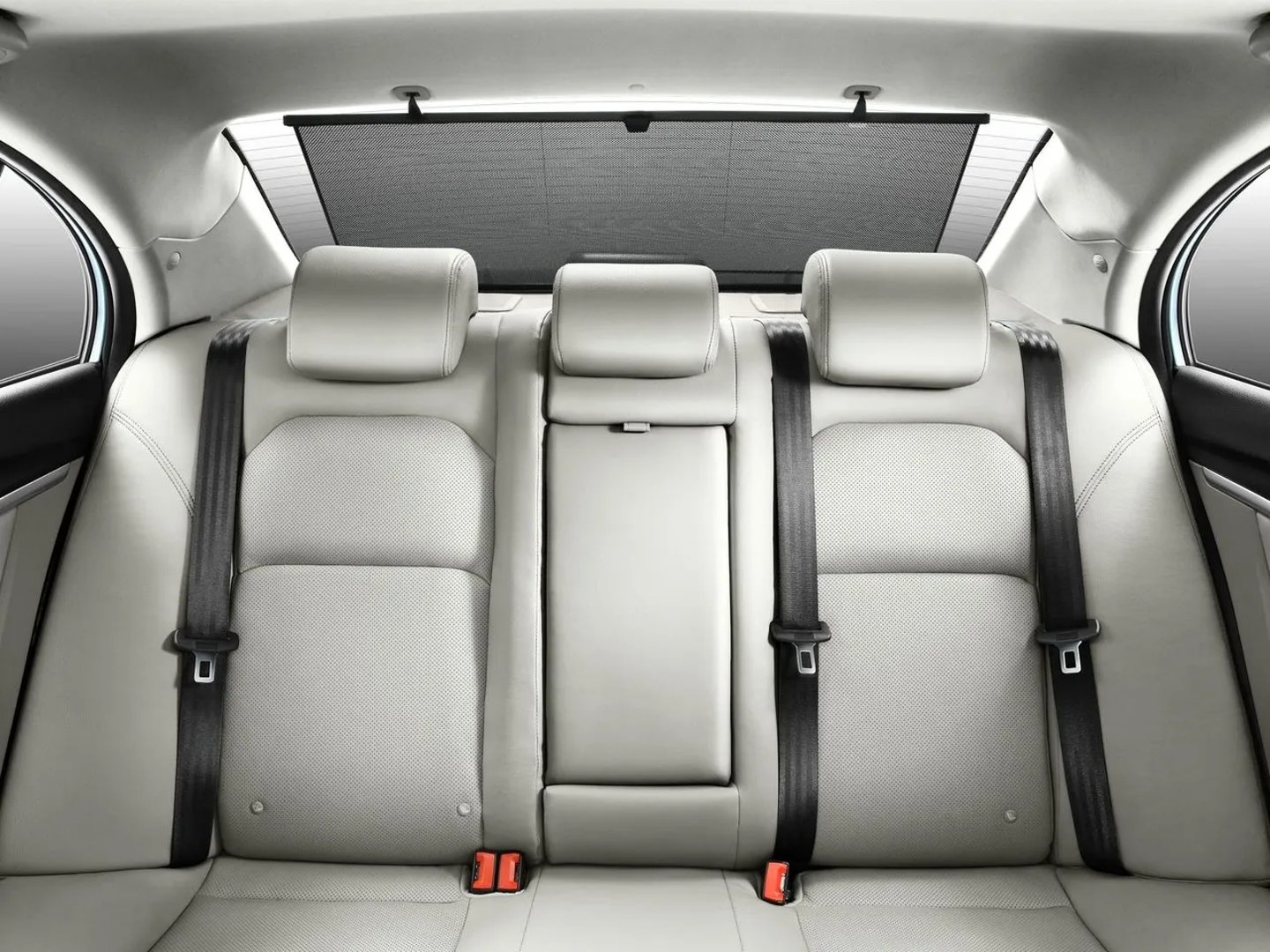 Geely_Emgrand_7_1_generation__Sedan__11.jpg