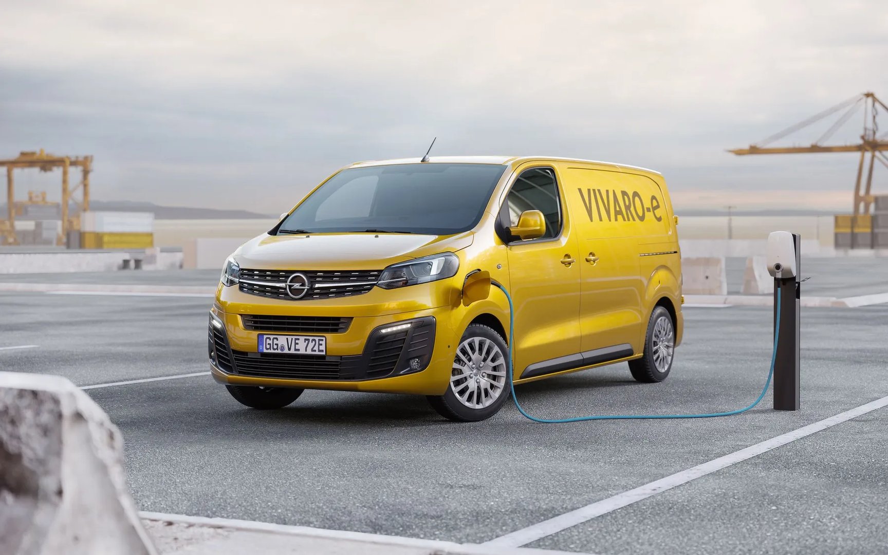 Opel_Vivaro_3_generation__Van__8.jpg