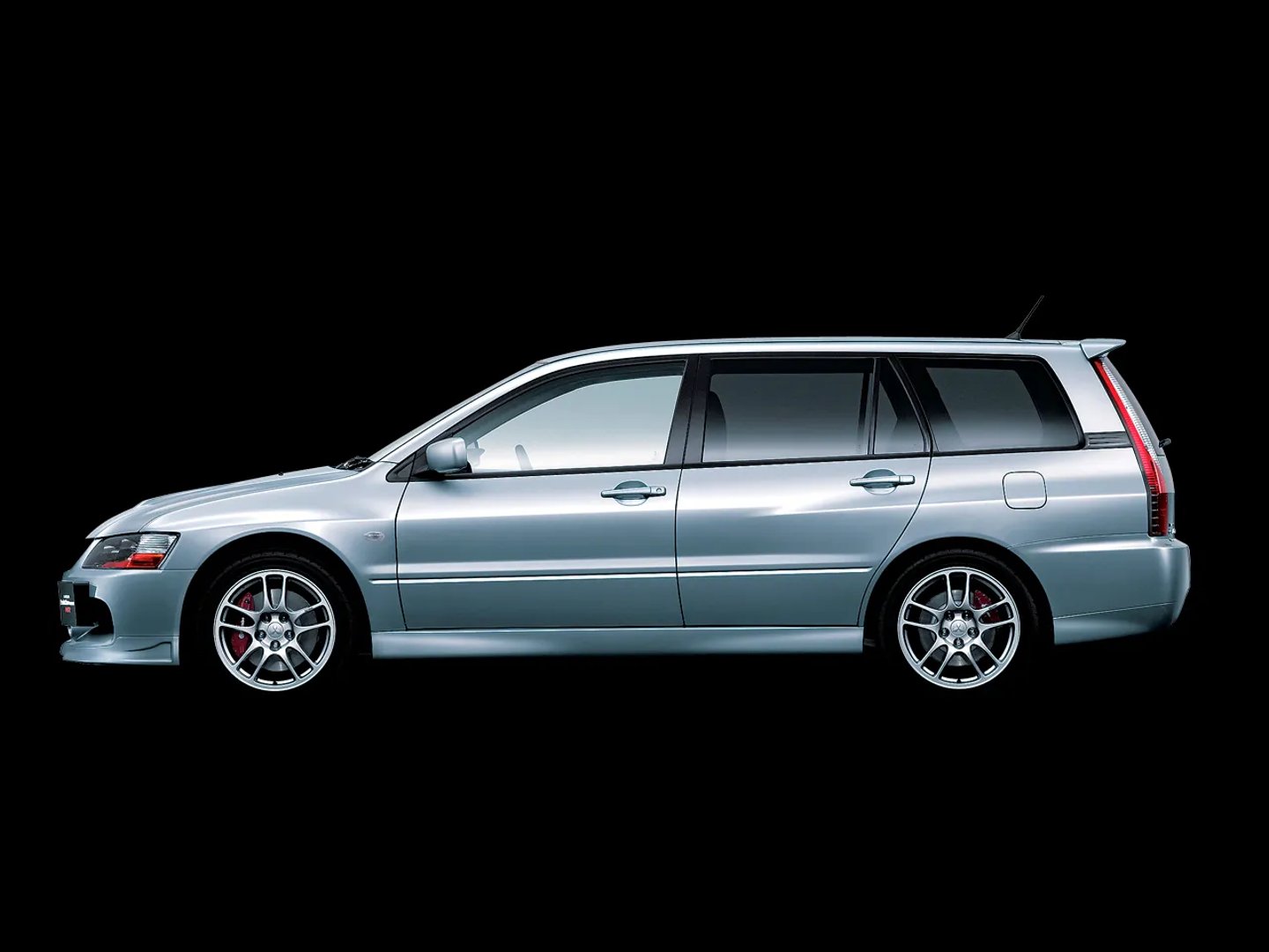 Mitsubishi_Lancer_Evolution_9_generation__Estate_5-door__7.jpg