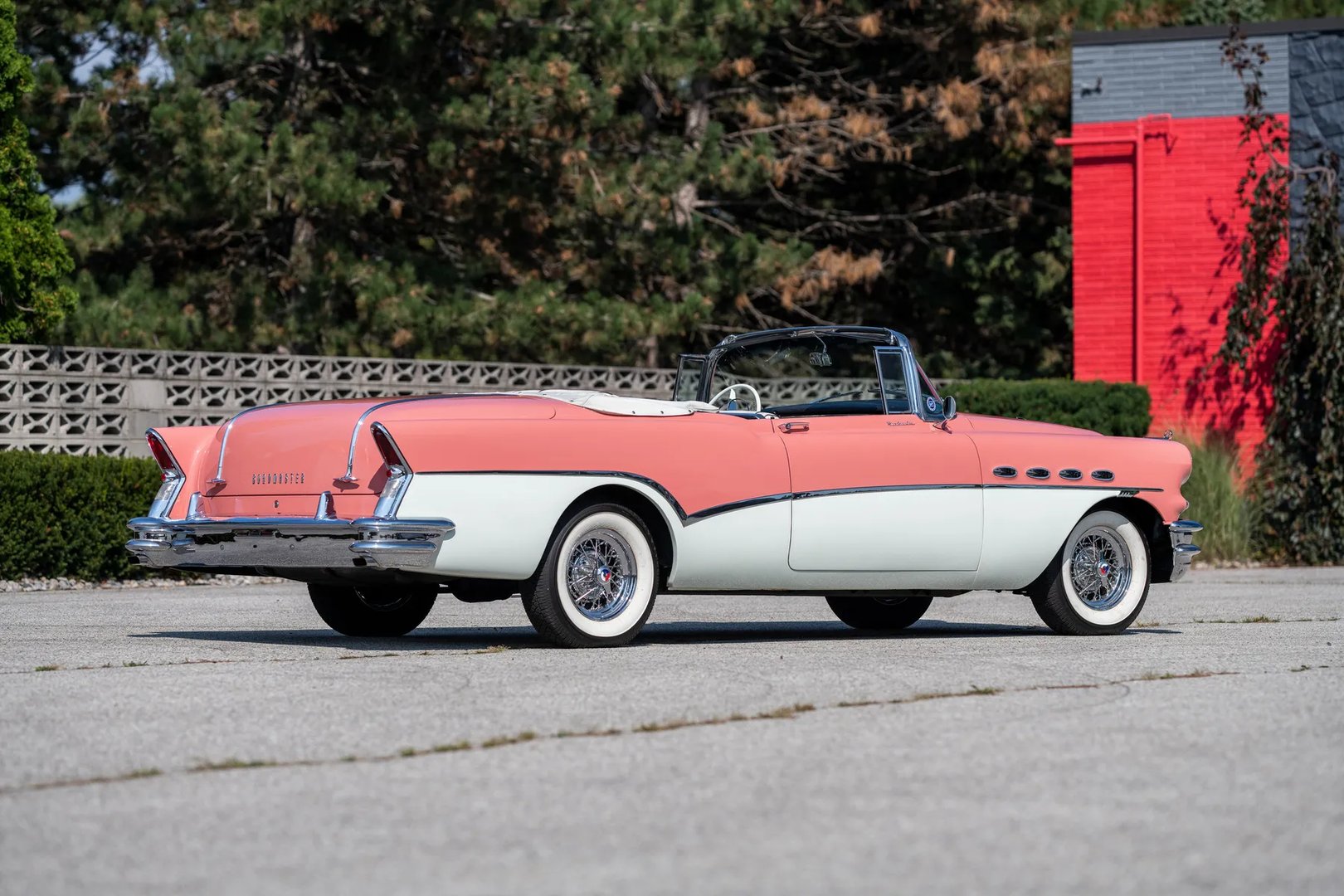 Buick_Roadmaster_6_generation__Cabrio__1.jpg