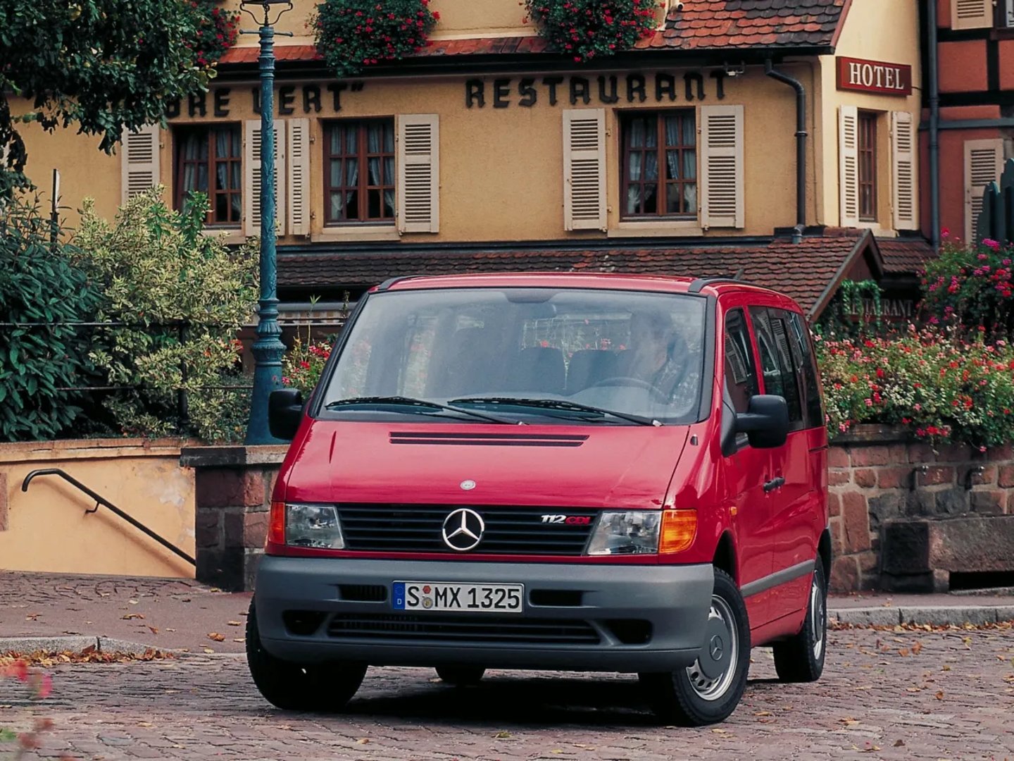 W638  Minivan