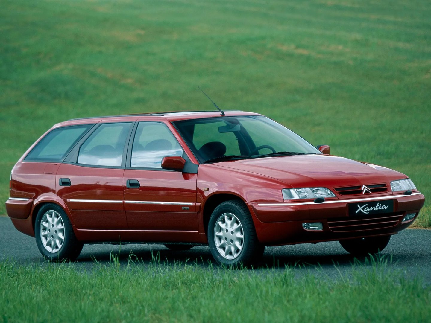 Citroen_Xantia_1_generation_restyling__Estate_5-door__3.jpg