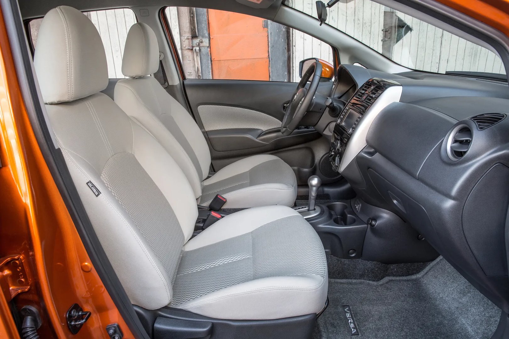Nissan_Note_2_generation_restyling__Hatchback_5-door__9.jpg