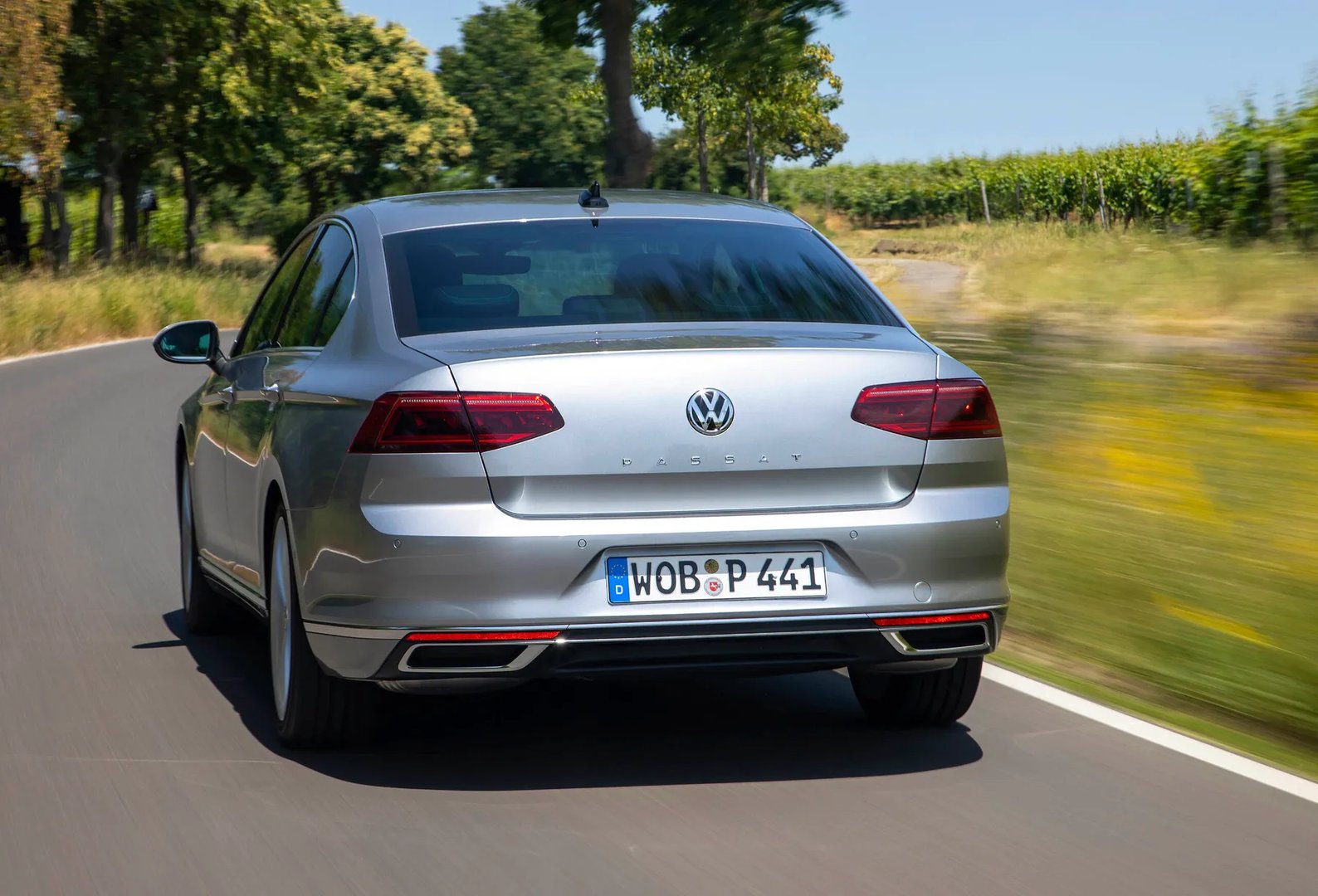 Volkswagen_Passat_8_generation_restyling__Sedan__7.jpg