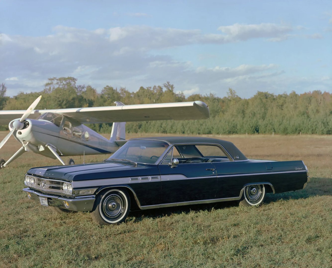 Buick_Wildcat_1_generation__Coupe_Hardtop__1.jpg