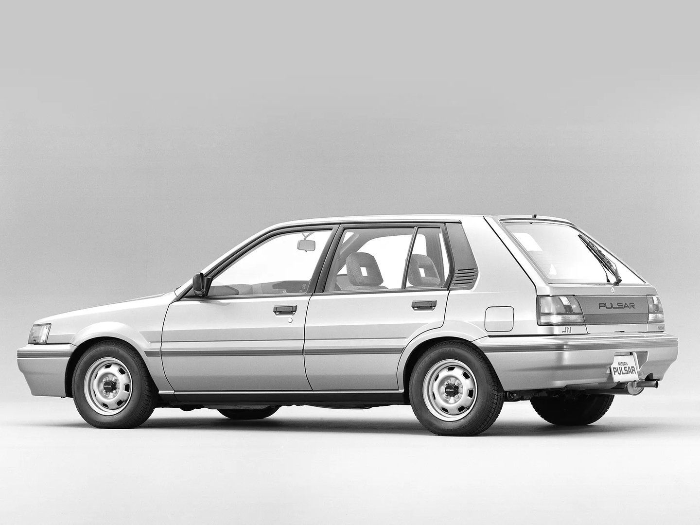 Nissan_Pulsar_3_generation__Mini_5-doors__1.jpg