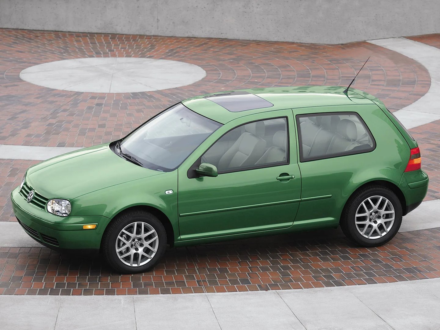 Volkswagen_Golf_GTI_4_generation__Hatchback_3-door__9.jpg