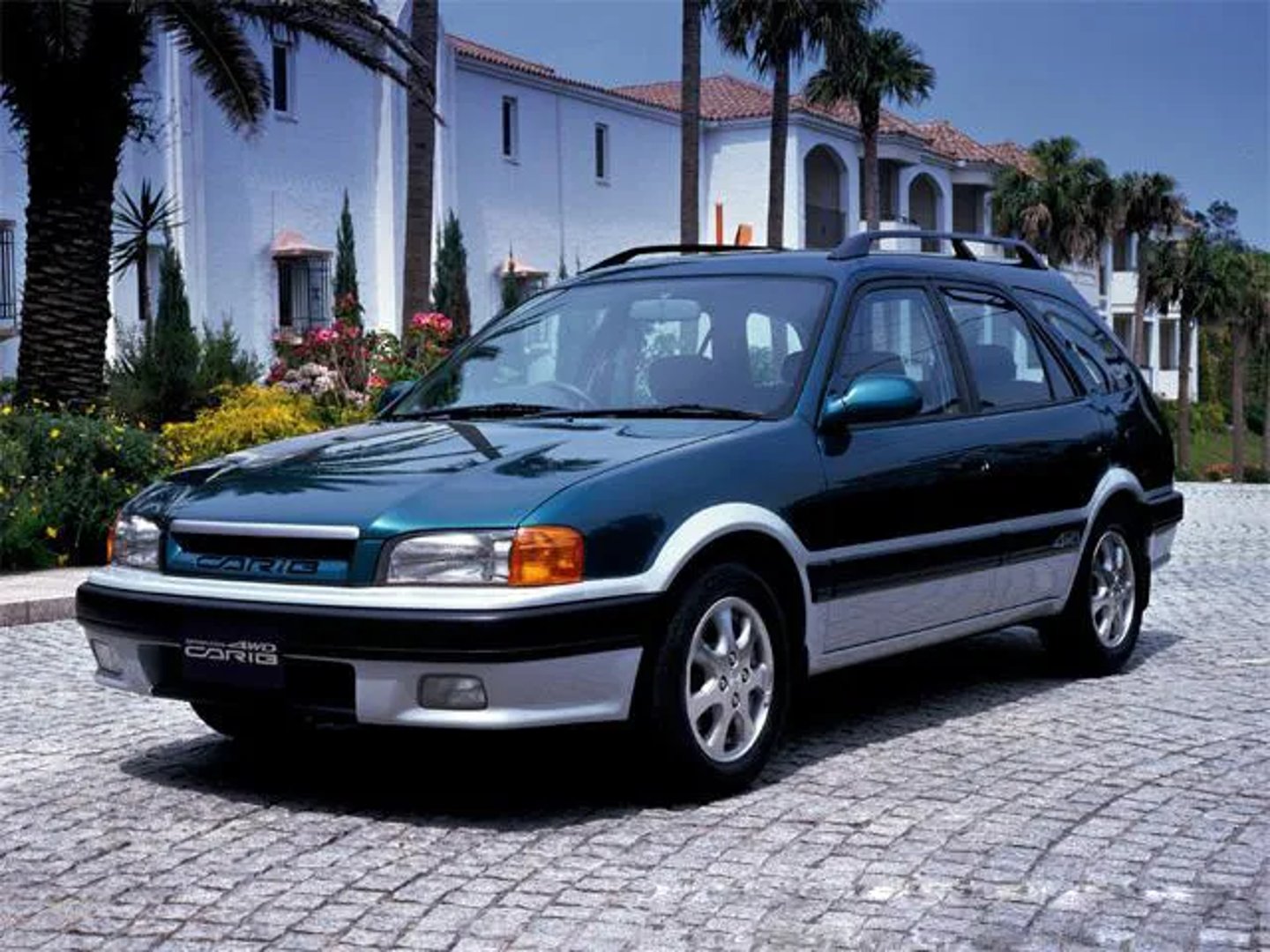 Toyota_Sprinter_Carib_3_generation__Estate_5-door__1.jpg