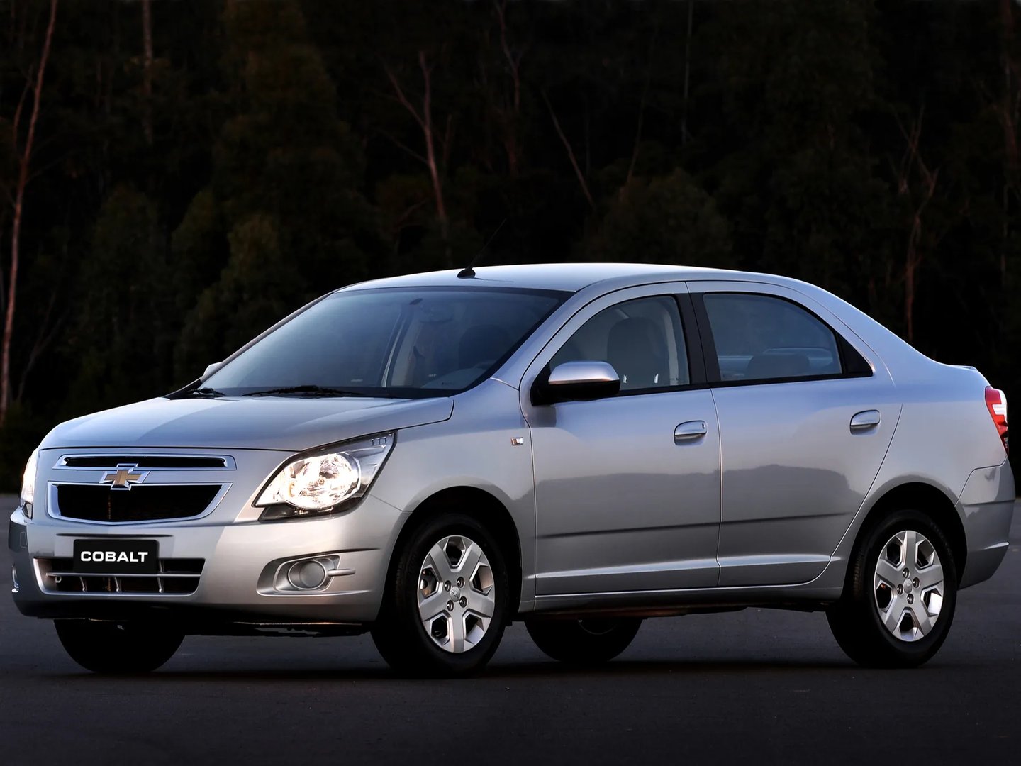 Chevrolet_Cobalt_2_generation__Sedan__2.jpg