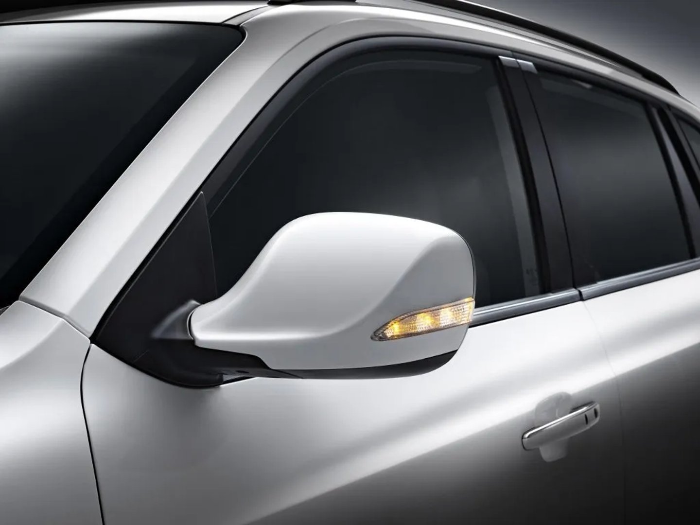 Brilliance_V5_1_generation_restyling__SUV_5-doors__6.jpg