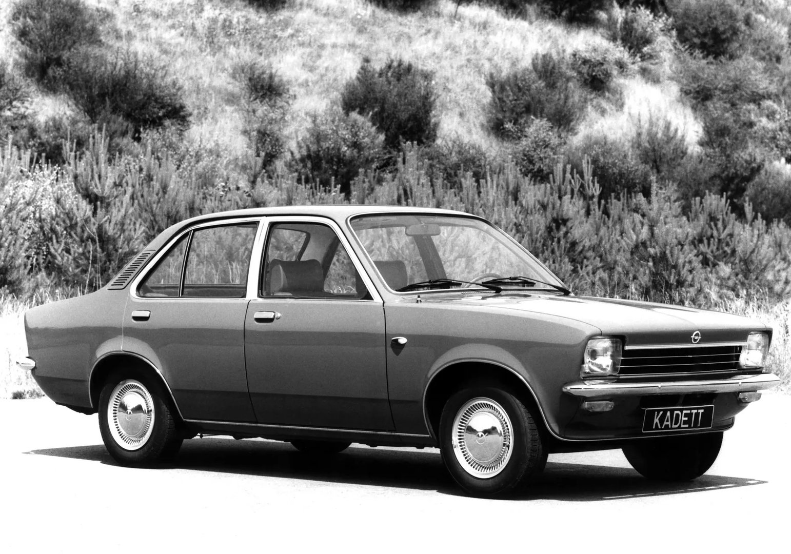 Opel_Kadett_3_generation__Sedan__4.jpg