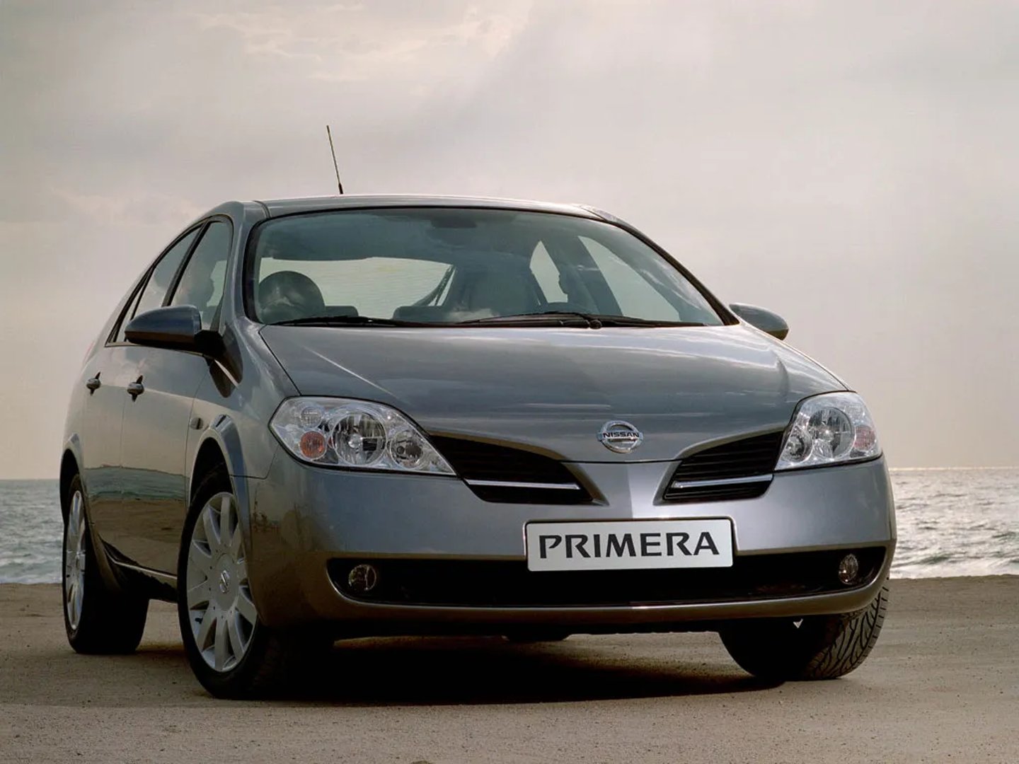 Nissan Primera 3 generation  Hatchback 5-door