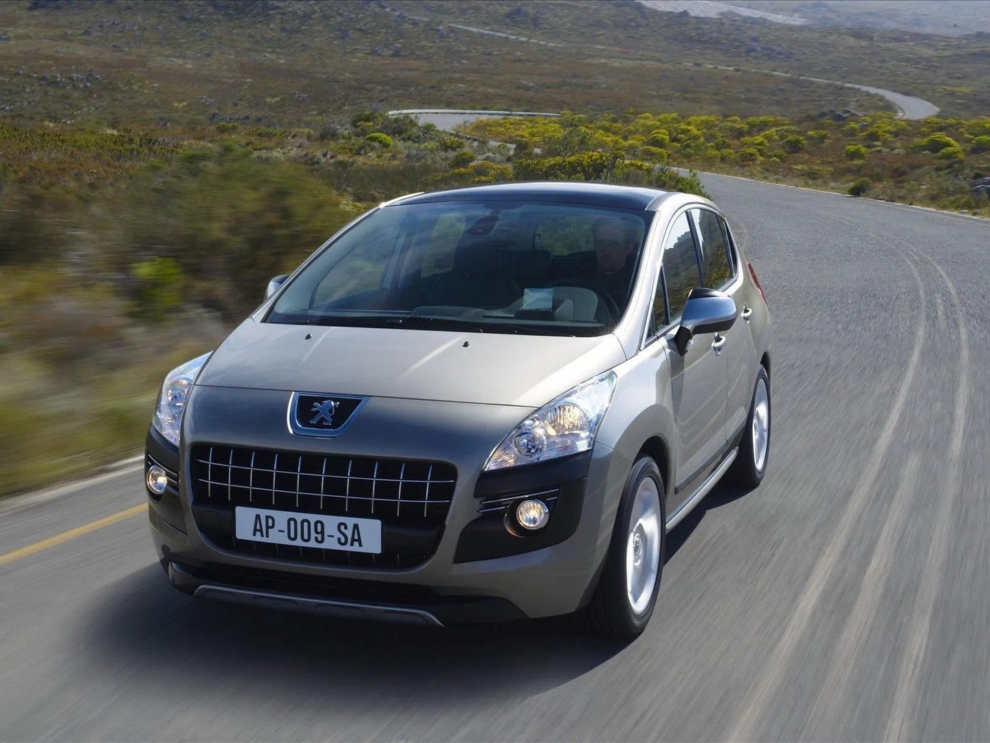 Peugeot_3008_1_generation__SUV_5-doors__9.jpg