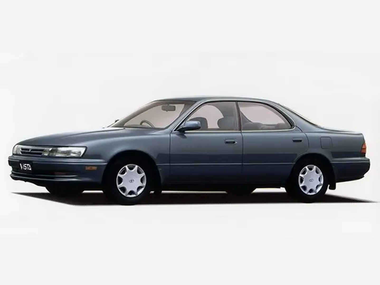 Toyota_Vista_3_generation__Sedan_Hardtop__3.jpg